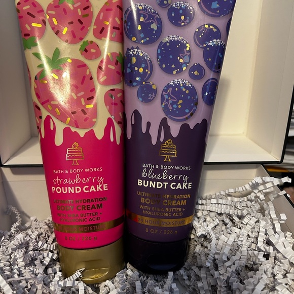 Bath & Body Works Strawberry Pound Cake & Blueberry Bundt Cake Body Cream Duo - Picture 1 of 1